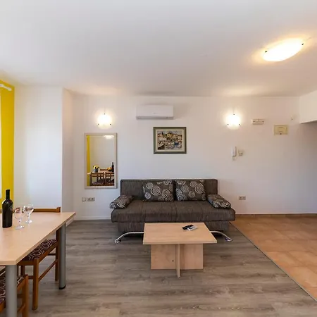 Irena Guest house