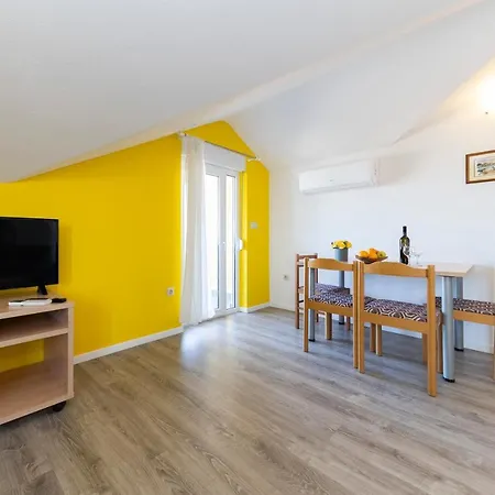 Irena Guest house