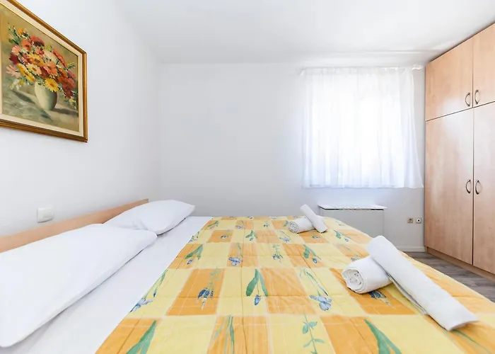 Irena Πανσιόν