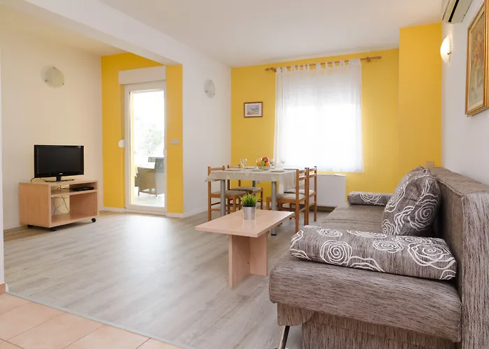 Πανσιόν Irena Ζαντάρ