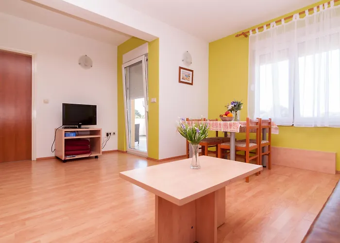 Irena Πανσιόν